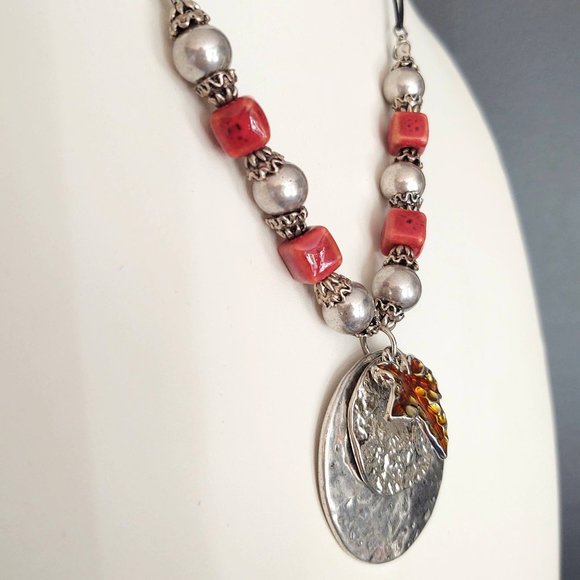 Red ceramic beads w/silver pendant necklace - Picture 5 of 16